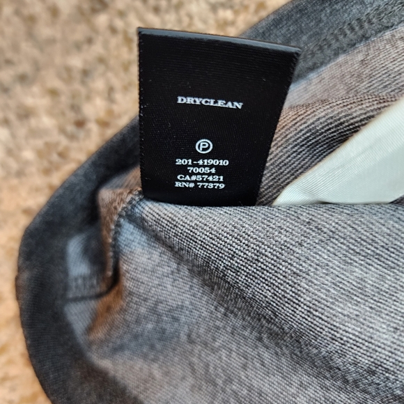 NWOT Ann Taylor charcoal gray fitted top Med - Picture 5 of 5